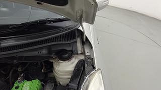 Used 2014 Maruti Suzuki Swift [2011-2017] VXi Petrol Manual engine ENGINE LEFT SIDE HINGE & APRON VIEW
