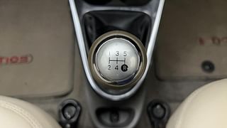Used 2016 Toyota Etios [2010-2017] VX Petrol Manual interior GEAR  KNOB VIEW