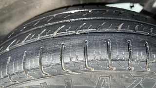 Used 2013 Maruti Suzuki Wagon R 1.0 [2010-2019] LXi Petrol Manual tyres LEFT REAR TYRE TREAD VIEW