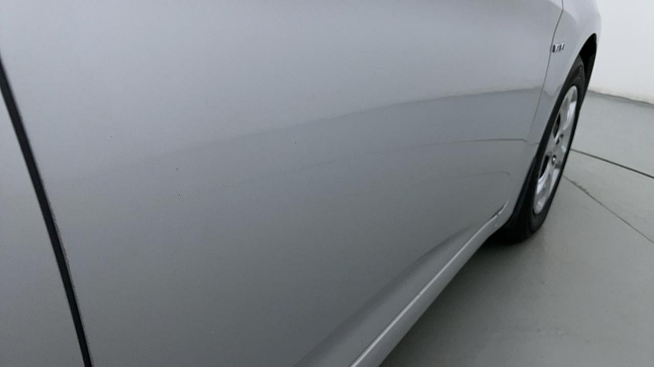 Used 2011 Hyundai Verna [2011-2015] Fluidic 1.6 VTVT EX Petrol Manual dents MINOR SCRATCH