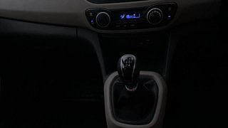 Used 2018 Hyundai Grand i10 [2017-2020] Asta 1.2 CRDi Diesel Manual interior GEAR  KNOB VIEW