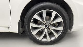 Used 2013 Hyundai Verna [2011-2015] Fluidic 1.6 VTVT SX Opt AT Petrol Automatic tyres RIGHT FRONT TYRE RIM VIEW
