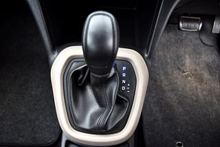 Used 2016 Hyundai Grand i10 [2013-2017] Magna AT 1.2 Kappa VTVT Petrol Automatic interior GEAR  KNOB VIEW