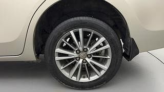 Used 2015 Toyota Corolla Altis [2014-2017] VL AT Petrol Petrol Automatic tyres LEFT REAR TYRE RIM VIEW