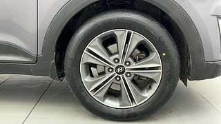 Used 2017 Hyundai Creta [2015-2018] 1.6 SX Plus Auto Petrol Petrol Automatic tyres RIGHT FRONT TYRE RIM VIEW