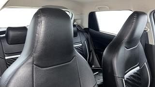 Used 2020 Maruti Suzuki Swift [2017-2021] LXI Petrol Manual top_features Headrests
