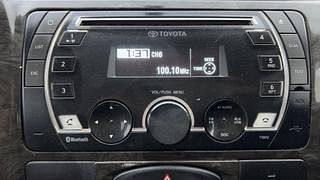 Used 2016 Toyota Etios Liva [2010-2017] V Petrol Manual top_features Integrated (in-dash) music system