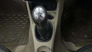 Used 2014 Nissan Terrano [2013-2017] XL Petrol Petrol Manual interior GEAR  KNOB VIEW