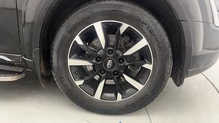 Used 2018 Mahindra XUV500 [2018-2021] W11 option AT Diesel Automatic tyres RIGHT FRONT TYRE RIM VIEW