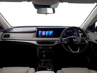 Used 2021 Mahindra XUV700 AX 7 Petrol AT Luxury Pack 7 STR Petrol Automatic interior DASHBOARD VIEW