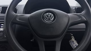 Used 2018 Volkswagen Polo Comfortline 1.0L (P) Petrol Manual top_features Airbags