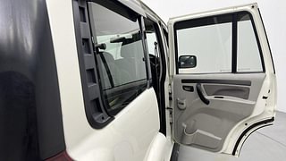 Used 2018 Mahindra Scorpio [2017-2020] S7 140 PS Diesel Manual interior RIGHT REAR DOOR OPEN VIEW