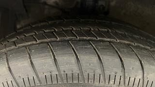 Used 2014 Maruti Suzuki Ertiga [2012-2015] ZXi Petrol Manual tyres LEFT FRONT TYRE TREAD VIEW