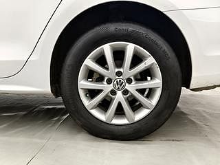 Used 2014 Volkswagen Jetta [2013-2017] Comfortline TDI Diesel Manual tyres LEFT REAR TYRE RIM VIEW