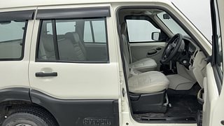 Used 2019 Mahindra Scorpio [2017-2020] S3 Diesel Manual interior RIGHT SIDE FRONT DOOR CABIN VIEW