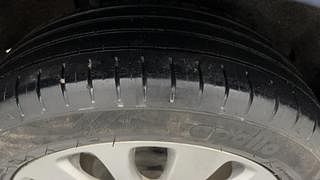Used 2017 Maruti Suzuki Baleno [2015-2019] Zeta Petrol Petrol Manual tyres RIGHT REAR TYRE TREAD VIEW
