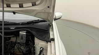 Used 2018 Volkswagen Polo [2018-2022] Comfortline 1.0L (P) Petrol Manual engine ENGINE LEFT SIDE HINGE & APRON VIEW