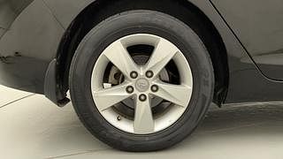 Used 2013 Hyundai Neo Fluidic Elantra [2012-2016] 1.8 SX MT VTVT Petrol Manual tyres RIGHT REAR TYRE RIM VIEW