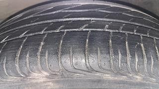 Used 2011 Toyota Corolla Altis [2008-2011] 1.8 G Petrol Manual tyres LEFT FRONT TYRE TREAD VIEW