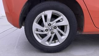 Used 2015 honda Jazz V CVT Petrol Automatic tyres RIGHT REAR TYRE RIM VIEW