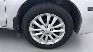 Used 2011 Toyota Etios [2017-2020] VX Petrol Manual tyres RIGHT FRONT TYRE RIM VIEW