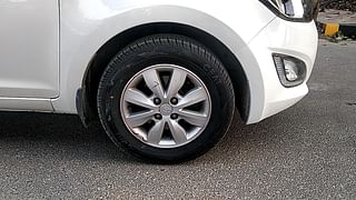 Used 2013 Hyundai i20 [2012-2014] Asta 1.4 CRDI Diesel Manual tyres RIGHT FRONT TYRE RIM VIEW