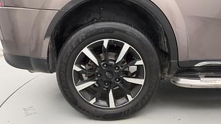 Used 2018 Mahindra XUV500 [2018-2020] W11 Diesel Manual tyres RIGHT REAR TYRE RIM VIEW