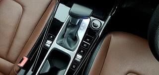 Used 2021 Hyundai Alcazar Signature (O) 6 STR 2.0 Petrol AT Petrol Automatic interior GEAR  KNOB VIEW