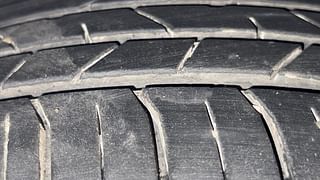 Used 2015 Toyota Corolla Altis [2014-2017] VL AT Petrol Petrol Automatic tyres LEFT FRONT TYRE TREAD VIEW