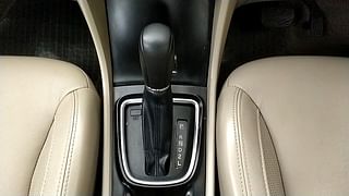 Used 2016 Maruti Suzuki Ciaz [2014-2017] ZXI+ AT Petrol Automatic interior GEAR  KNOB VIEW