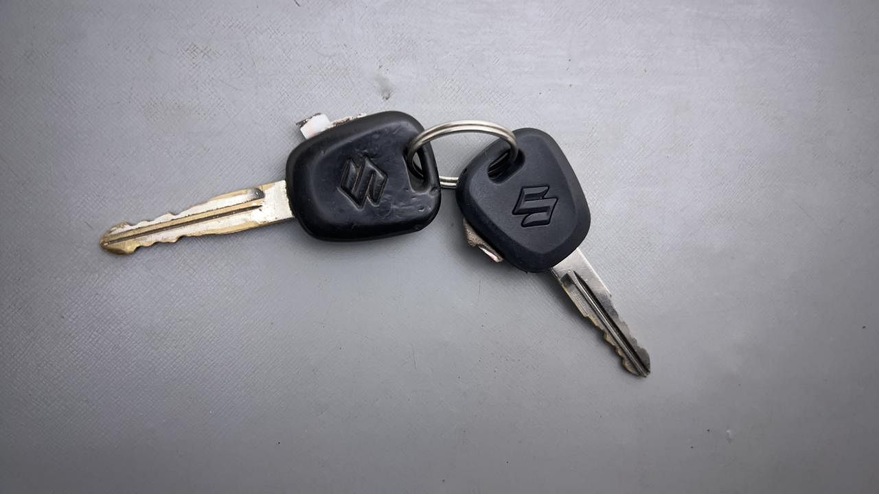 Used 2010 Maruti Suzuki Swift Dzire [2008-2012] LXI Petrol Manual extra CAR KEY VIEW