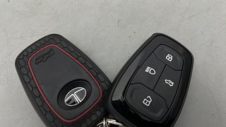 Used 2019 Tata Nexon [2017-2020] XZA Plus Dual Tone Roof AMT Diesel Diesel Automatic extra CAR KEY VIEW