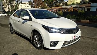 Used 2015 Toyota Corolla Altis [2008-2011] VL AT Petrol Petrol Automatic exterior RIGHT FRONT CORNER VIEW