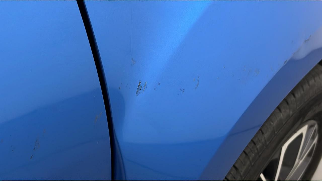 Used 2019 Renault Duster [2017-2020] RXS Opt CVT Petrol Automatic dents MINOR DENT