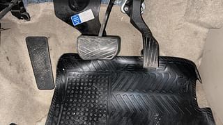 Used 2018 Maruti Suzuki Ertiga [2015-2018] VXI AT Petrol Automatic interior PEDALS VIEW