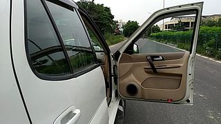 Used 2014 Tata Safari Storme [2015-2019] 2.2 VX 4x2 Diesel Manual interior RIGHT FRONT DOOR OPEN VIEW