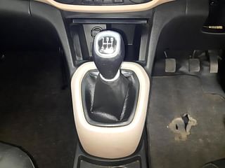 Used 2018 Hyundai Xcent [2017-2019] SX (O) Petrol Petrol Manual interior GEAR  KNOB VIEW