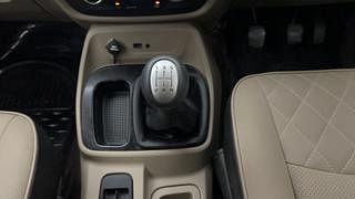 Used 2018 Mahindra TUV300 [2015-2020] T10 Diesel Manual interior GEAR  KNOB VIEW