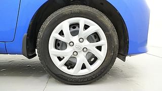 Used 2017 Hyundai Grand i10 [2013-2017] Magna 1.2 Kappa VTVT Petrol Manual tyres RIGHT FRONT TYRE RIM VIEW