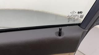 Used 2011 Hyundai Eon [2011-2018] Era Petrol Manual top_features Central locking
