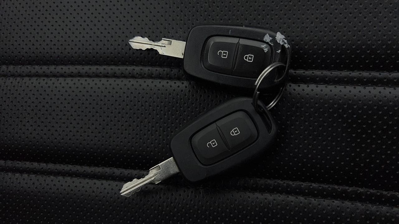 Used 2018 Renault Duster [2015-2019] 85 PS RXS MT Diesel Manual extra CAR KEY VIEW