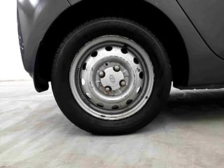 Used 2018 Hyundai Eon [2011-2018] Era + Petrol Manual tyres RIGHT REAR TYRE RIM VIEW