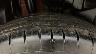 Used 2019 Maruti Suzuki Swift [2017-2021] ZXI Petrol Manual tyres RIGHT REAR TYRE TREAD VIEW