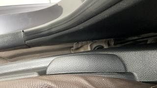 Used 2017 Hyundai Eon [2011-2018] Era + Petrol Manual top_features Seat adjustment