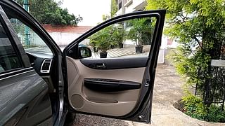 Used 2013 Hyundai i20 [2008-2012] Magna 1.2 Petrol Manual interior RIGHT FRONT DOOR OPEN VIEW