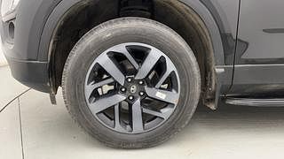 Used 2022 Tata Safari XZA Plus Dark Edition Diesel Automatic tyres LEFT FRONT TYRE RIM VIEW
