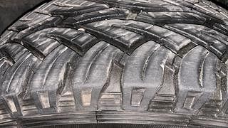 Used 2014 Renault Duster [2012-2015] 110 PS RxL ADVENTURE Diesel Manual tyres RIGHT FRONT TYRE TREAD VIEW