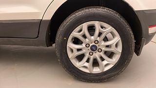 Used 2016 Ford EcoSport [2015-2017] Titanium 1.5L Ti-VCT AT Petrol Automatic tyres LEFT REAR TYRE RIM VIEW