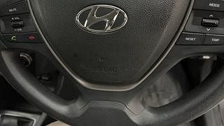 Used 2015 Hyundai Elite i20 [2014-2018] Sportz 1.2 (O) Petrol Manual top_features Airbags
