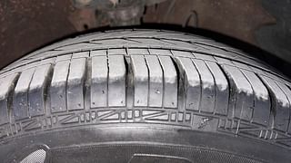 Used 2013 Hyundai i20 [2012-2014] Asta 1.4 CRDI Diesel Manual tyres RIGHT FRONT TYRE TREAD VIEW